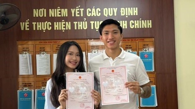 Hậu vệ Đoàn Văn Hậu và Doãn Hải My đăng ký kết hôn, chưa tiết lộ ngày cưới