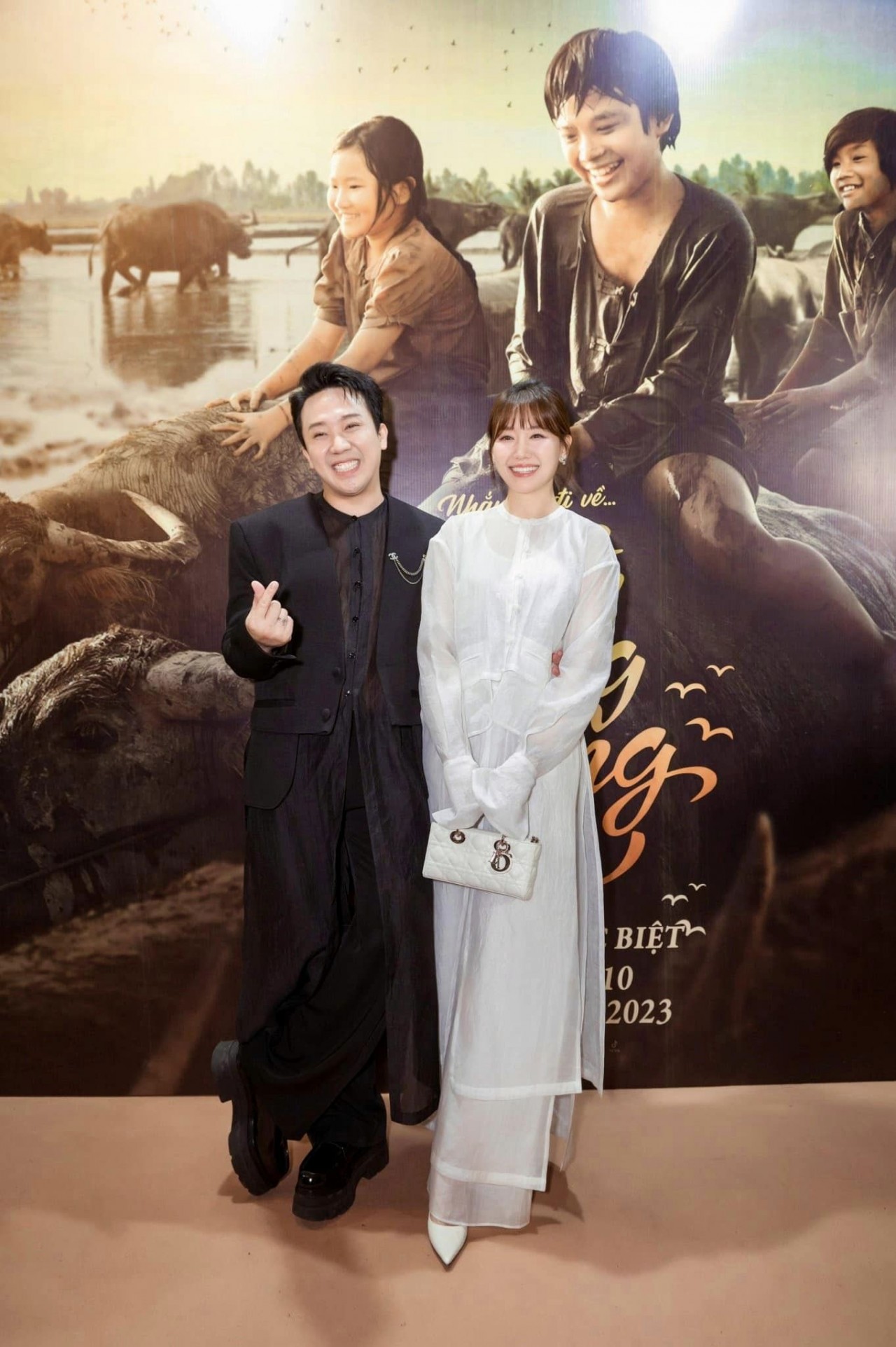 Sao Việt đón 20/10 thế nào?