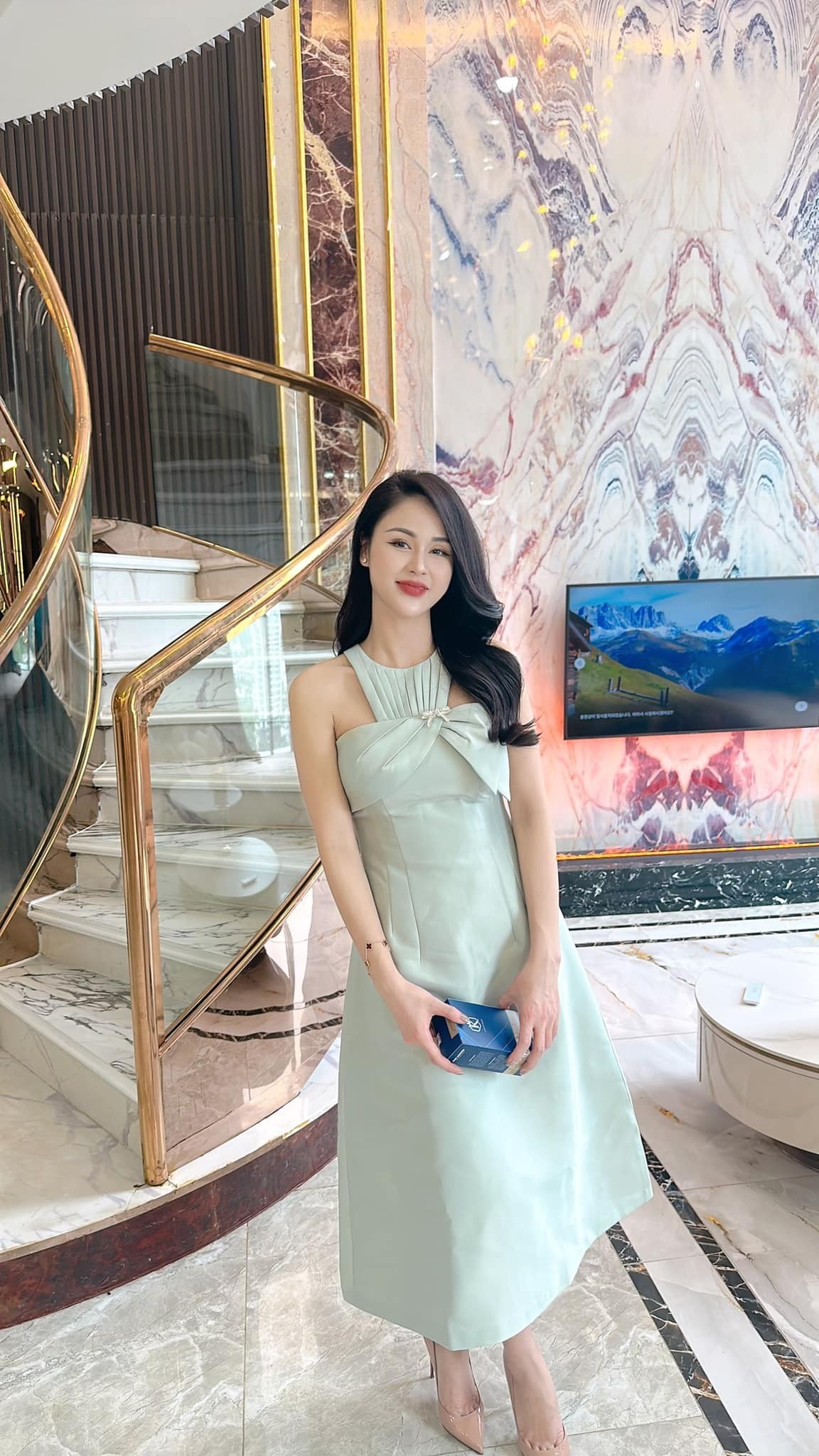 Sao Việt đón 20/10 thế nào?