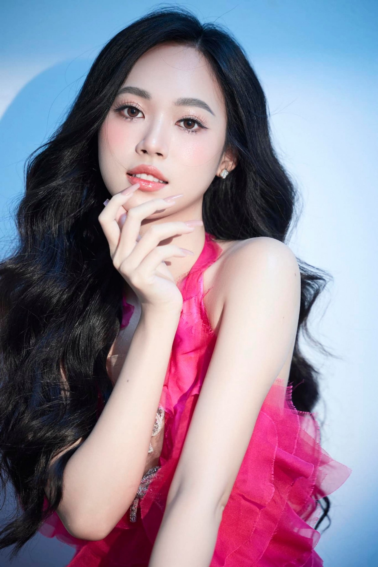 Á hậu Trịnh Thùy Linh đẹp ngút ngàn