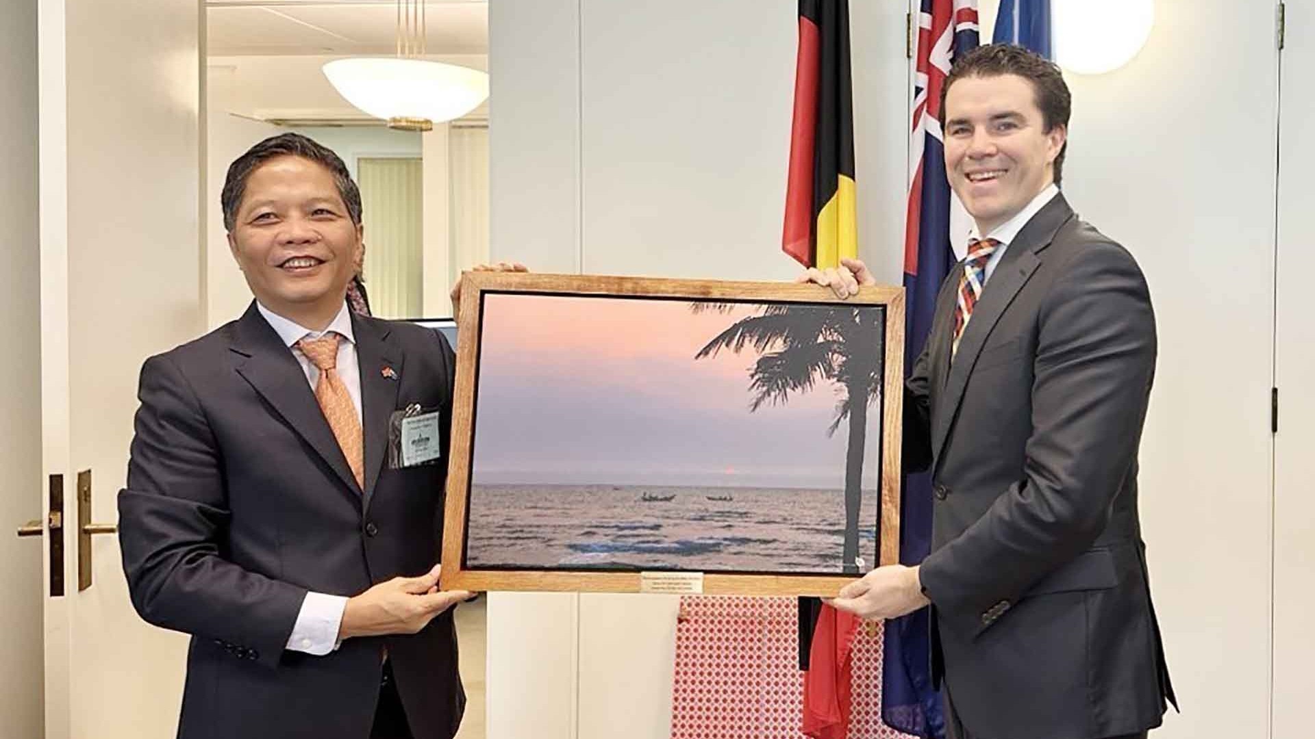 Đoàn đại biểu cấp cao Đảng Cộng sản Việt Nam thăm, làm việc tại Australia