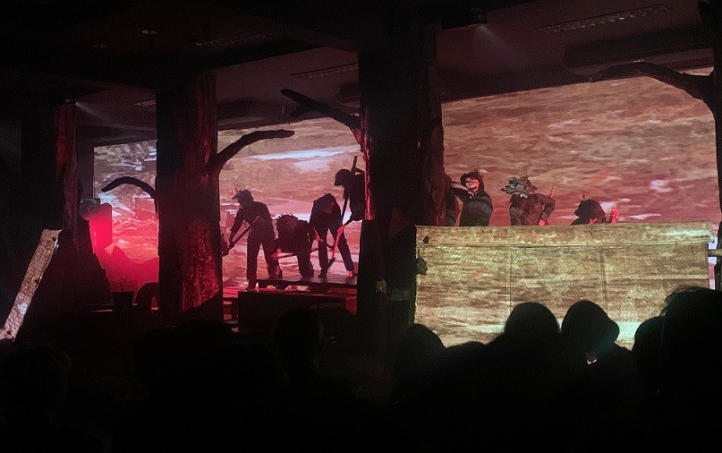 Khán giả thủ đô xúc động với chương trình trải nghiệm đặc biệt 'Huyền thoại tuổi thanh xuân’ Khán giả thủ đô xúc động với chương trình trải nghiệm đặc biệt 'Huyền thoại tuổi thanh xuân’