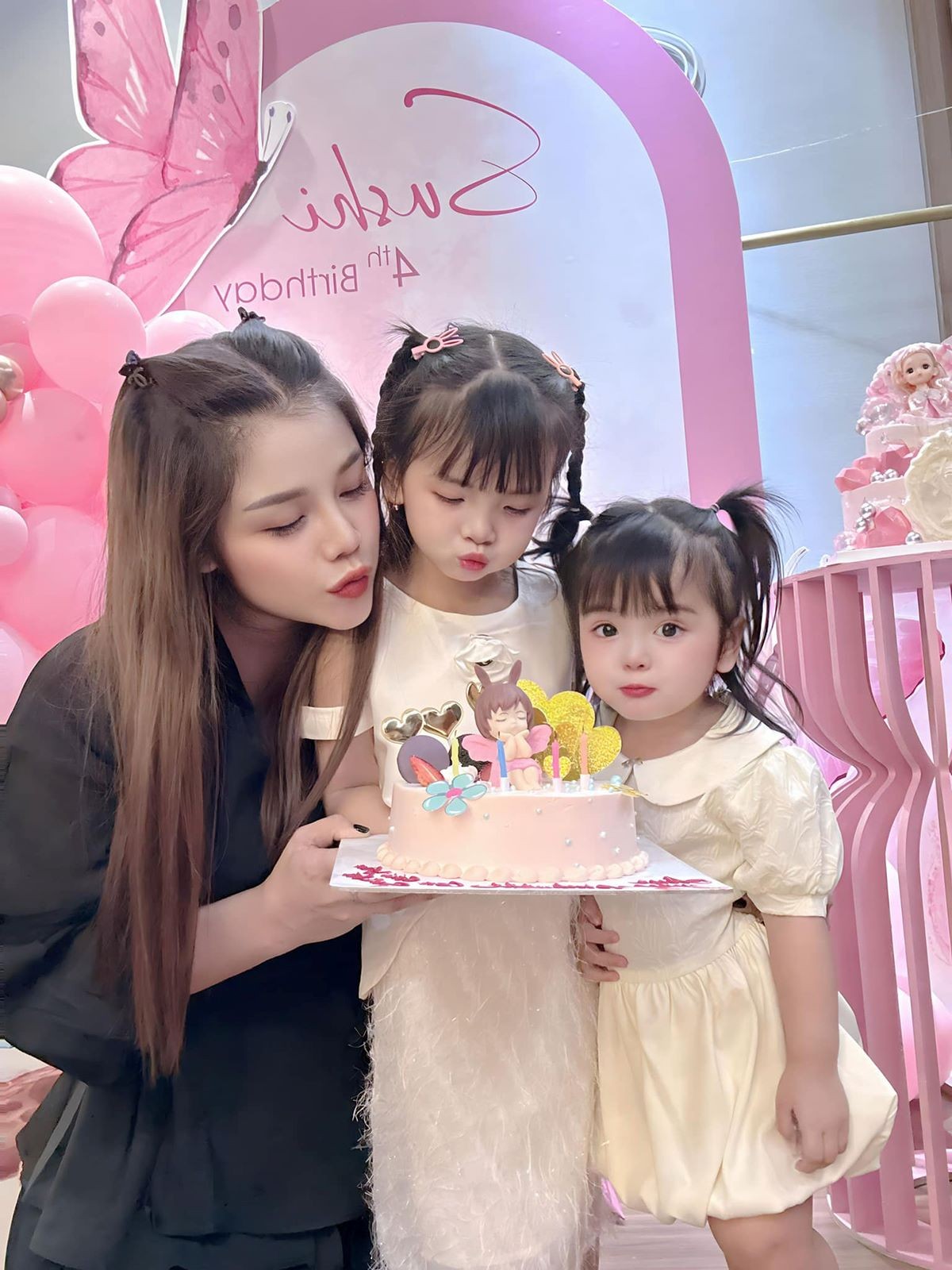 Vợ Bùi Tiến Dũng mừng con gái lớn tròn 4 tuổi Vợ Bùi Tiến Dũng mừng con gái lớn tròn 4 tuổi