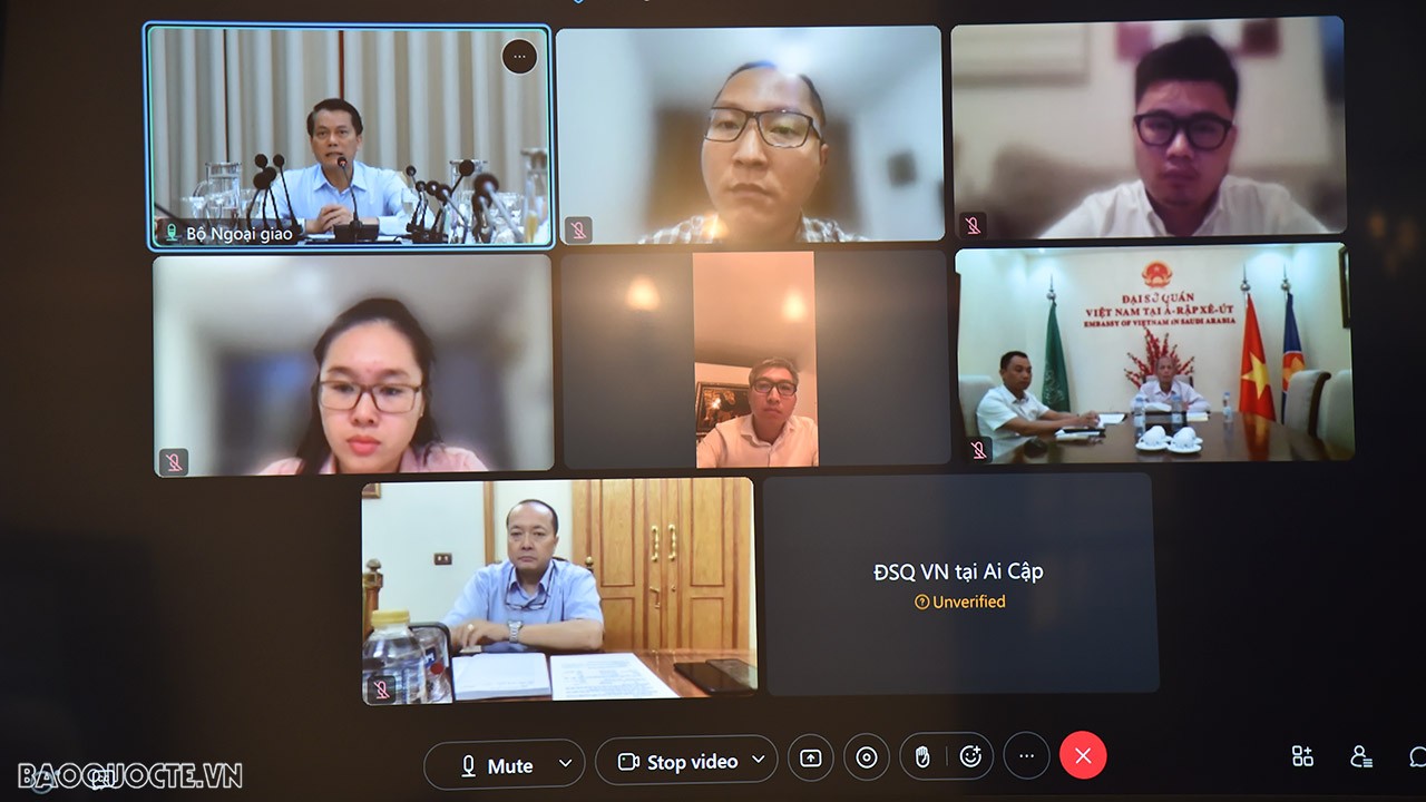 Họp Ban chỉ đạo công tác bảo hộ công dân trước tình hình xung đột leo thang căng thẳng ở Trung Đông Họp Ban chỉ đạo công tác bảo hộ công dân trước tình hình xung đột leo thang căng thẳng ở Trung Đông