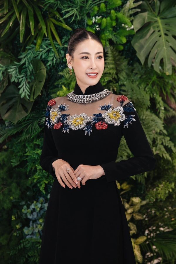 Hoa hậu Hà Kiều Anh