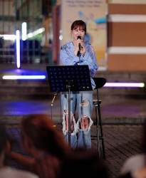 Hari Won tham gia chương trình âm nhạc - du lịch, phát sóng trên truyền hình Hàn Quốc