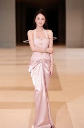 Sao Việt: Lương Thu Trang khoe vóc dáng gợi cảm, Bảo Thanh xinh đẹp đón tuổi mới