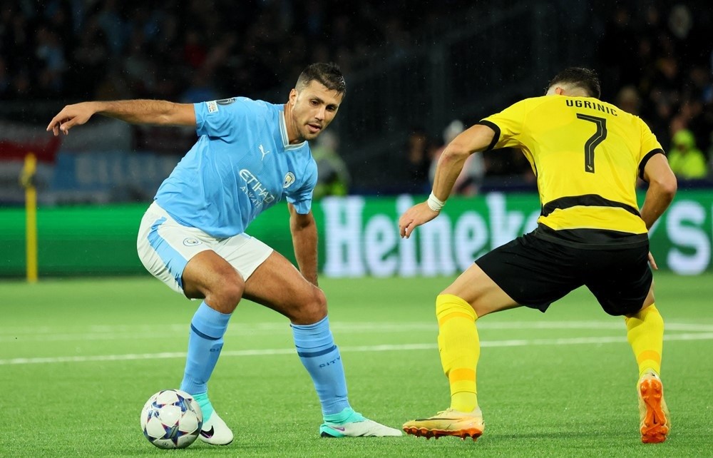 Vòng bảng Champions League 2023/24: Erling Haaland lập cú đúp, Man City thắng trận thứ ba liên tiếp