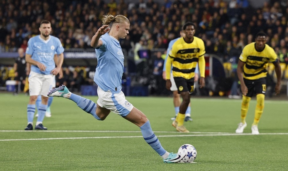 Vòng bảng Champions League 2023/24: Erling Haaland lập cú đúp, Man City thắng trận thứ ba liên tiếp