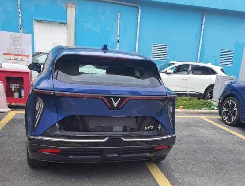 Lộ diện hình ảnh thực tế VinFast VF7 tại Việt Nam Lộ diện hình ảnh thực tế VinFast VF7 tại Việt Nam