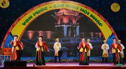 Ấn tượng 'sắc màu hội nhập' tại Tuần Văn hóa du lịch thương mại làng nghề Vạn Phúc năm 2023