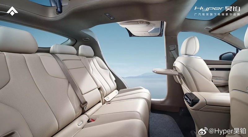 Cận cảnh xe ô tô điện Trung Quốc Aion Hyper HT với thiết kế cửa cánh chim độc đáo Cận cảnh xe ô tô điện Trung Quốc Aion Hyper HT với thiết kế cửa cánh chim độc đáo