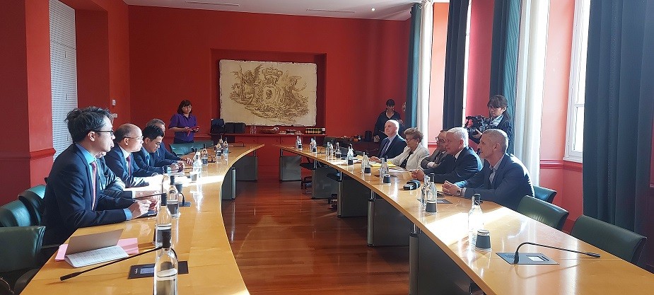 Đại sứ Việt Nam tại Pháp Đinh Toàn Thắng thăm và làm việc tại đảo Corse Đại sứ Việt Nam tại Pháp Đinh Toàn Thắng thăm và làm việc tại đảo Corse