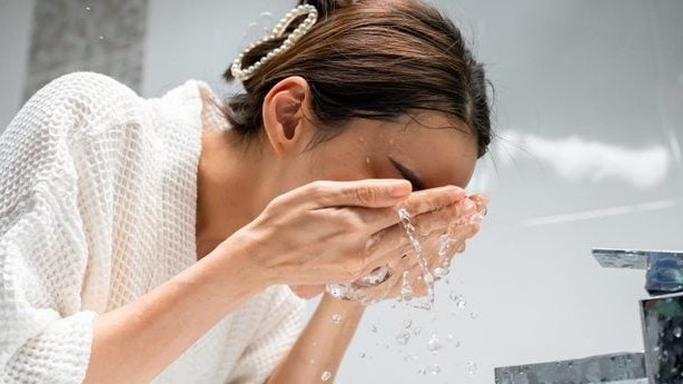 Ba cách đơn giản khi rửa mặt giúp làn da mịn màng hơn