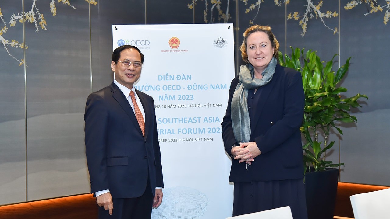 Đề nghị Vương quốc Anh tiếp tục hợp tác với các đối tác Việt Nam trong chuyển đổi năng lượng công bằng