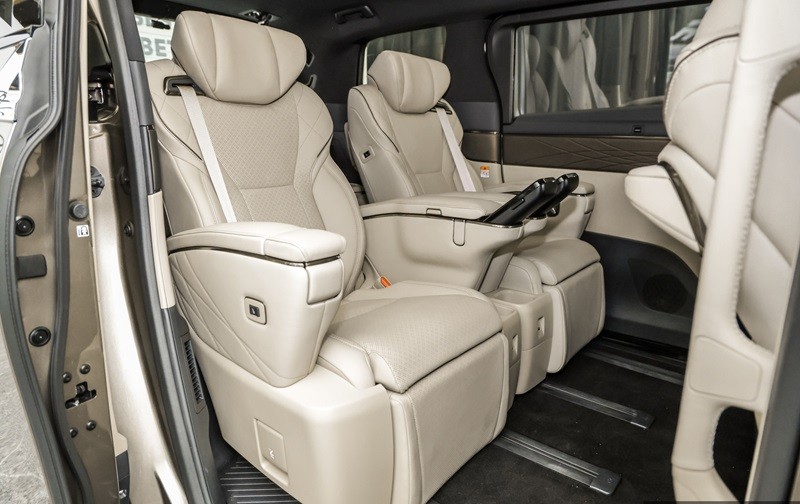 Cận cảnh 'chuyên cơ mặt đất' Toyota Alphard 2024 vừa ra mắt tại Malaysia, giá khoảng 2,67 tỷ đồng