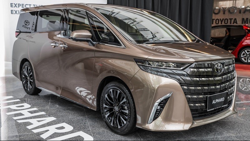 Cận cảnh 'chuyên cơ mặt đất' Toyota Alphard 2024 vừa ra mắt tại Malaysia, giá khoảng 2,67 tỷ đồng