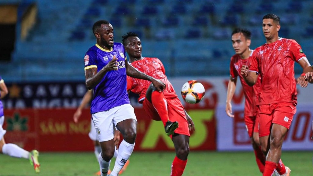 Vòng 2 V-League 2023/24: CLB Nam Định vươn lên đứng đầu bảng xếp hạng, CLB Hà Nội bất ngờ thua đậm CLB Hải Phòng