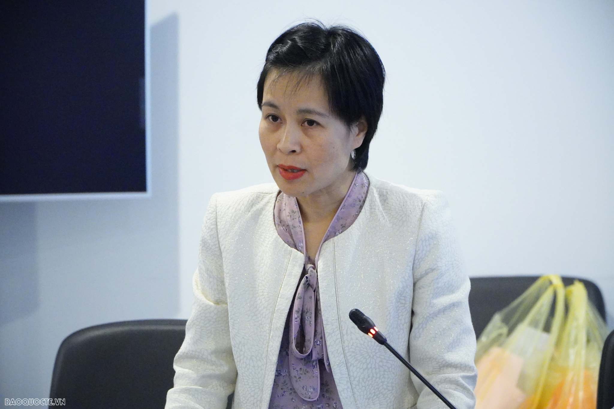 Truyền lửa nghề cho cán bộ trẻ ngành Ngoại giao