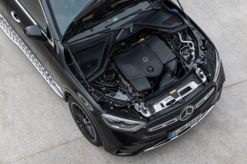 Mercedes-Benz GLC Coupe 2024 mới ra mắt tại Mỹ có giá 57.000 USD