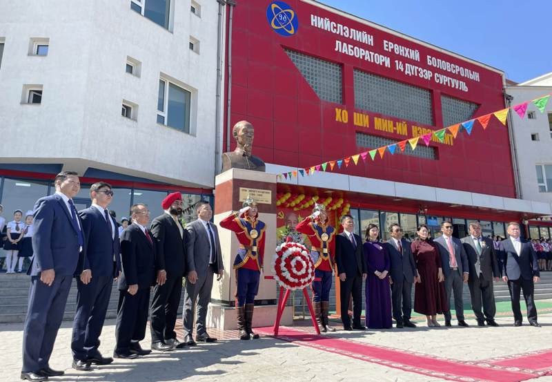 Nghe vị Đại sứ trẻ kể về ngôi trường mang tên Bác Hồ giữa lòng Thủ đô Mông Cổ Nghe vị Đại sứ trẻ kể về ngôi trường mang tên Bác Hồ giữa lòng Thủ đô Mông Cổ