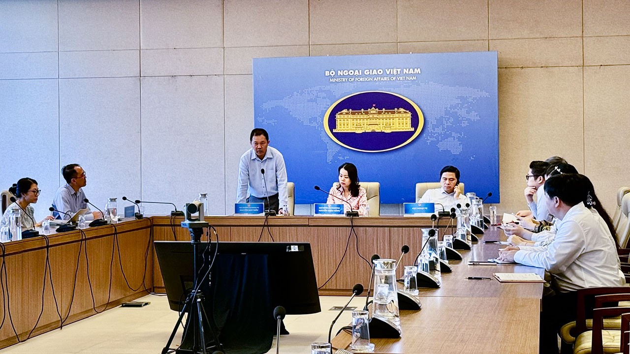 Giao ban làm việc giữa Bộ Ngoại giao với các cơ quan ngoại vụ địa phương Giao ban làm việc giữa Bộ Ngoại giao với các cơ quan ngoại vụ địa phương