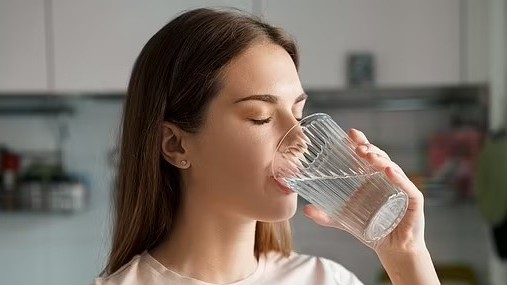 Chăm sóc làn da tuổi 40 bằng những thói quen sinh hoạt và ăn uống hằng ngày