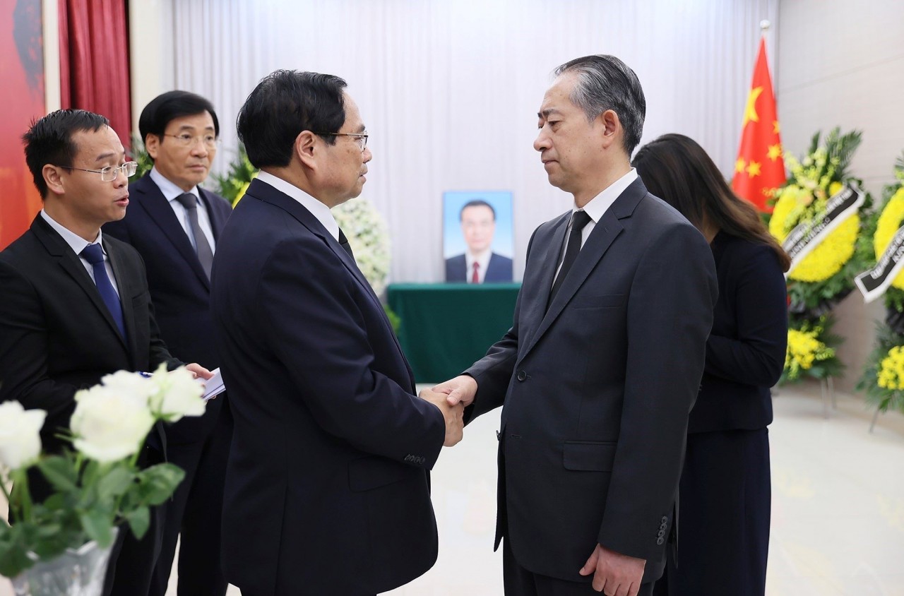 Thủ tướng Phạm Minh Chính viếng nguyên Thủ tướng Trung Quốc Lý Khắc Cường Thủ tướng Phạm Minh Chính viếng nguyên Thủ tướng Trung Quốc Lý Khắc Cường