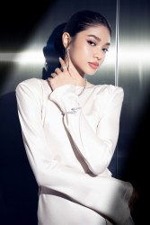 Phong cách gợi cảm, khoe chân dài của Á hậu Huỳnh Minh Kiên