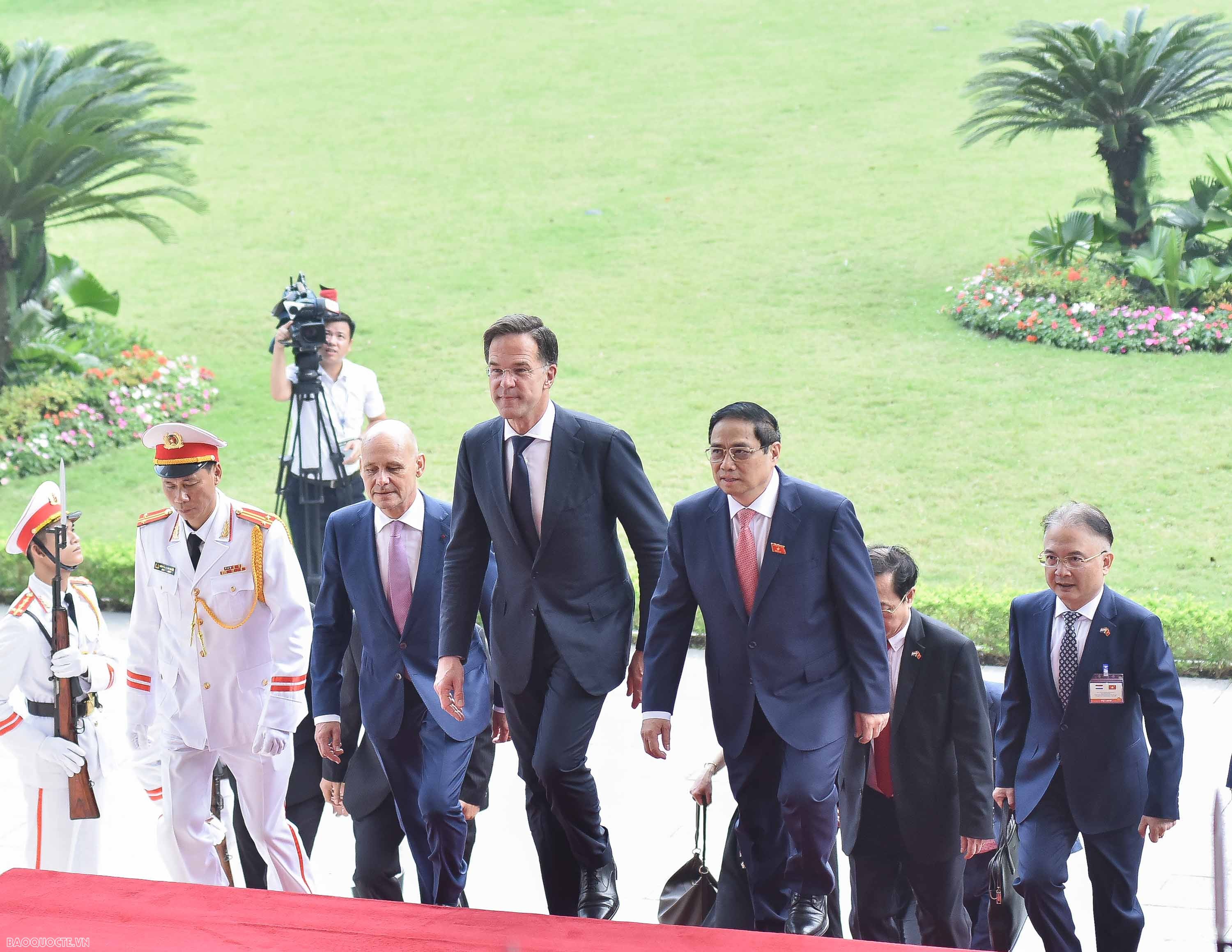 Thủ tướng Phạm Minh Chính chủ trì lễ đón chính thức Thủ tướng Hà Lan Mark Rutte