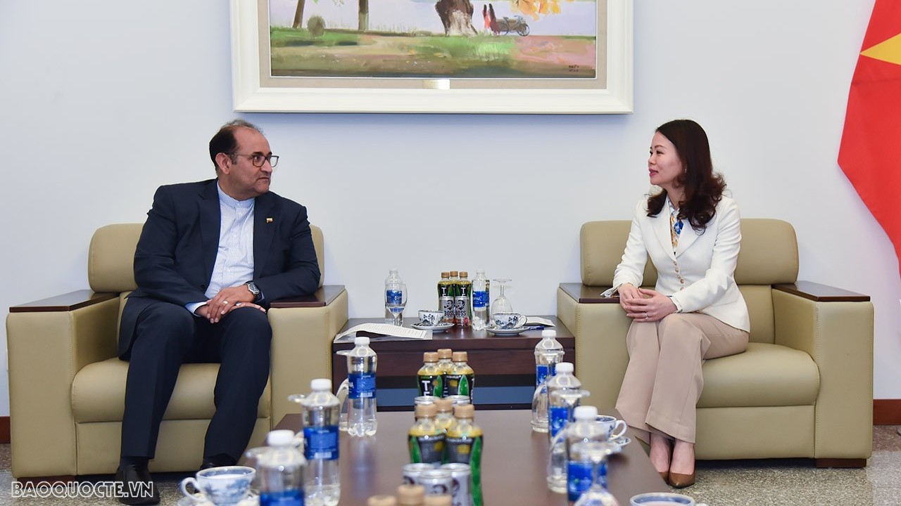 Thứ trưởng Ngoại giao Nguyễn Minh Hằng tiếp Đoàn Hội Nghị sĩ hữu nghị Iran-Việt Nam