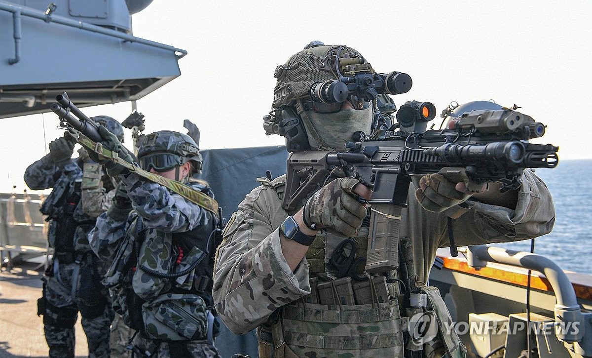 Tin thế giới 2/11: Thượng đỉnh Mỹ-Trung sắp diễn ra, Ai Cập giúp sơ tán 7.000 người khỏi Dải Gaza, Ngoại trưởng Mỹ sắp công du châu Á Tin thế giới 2/11: Thượng đỉnh Mỹ-Trung sắp diễn ra, Ai Cập giúp sơ tán 7.000 người khỏi Dải Gaza, Ngoại trưởng Mỹ sắp công du châu Á