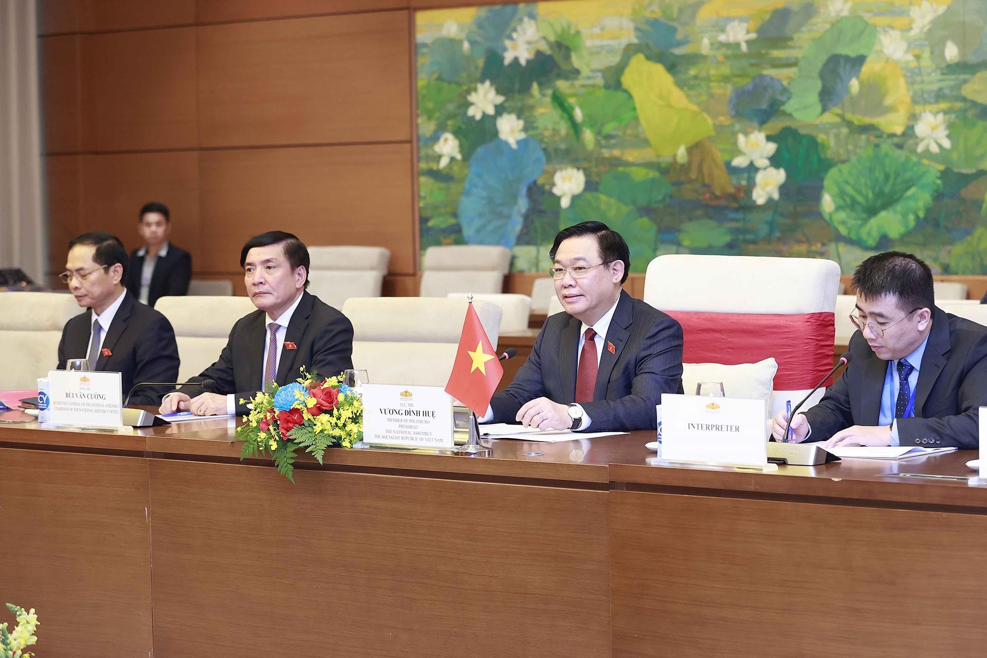 Chủ tịch Quốc hội Vương Đình Huệ hội kiến Tổng thống Mông Cổ Ukhnaagiin Khurelsukh