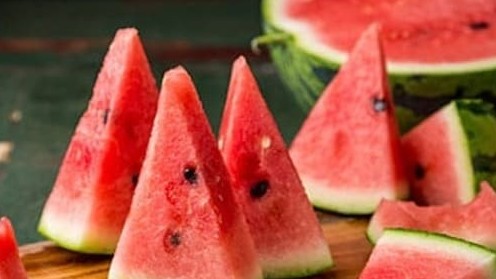 8 loại thực phẩm, một số lưu ý giúp giảm cơn đau đầu do đói và mất nước