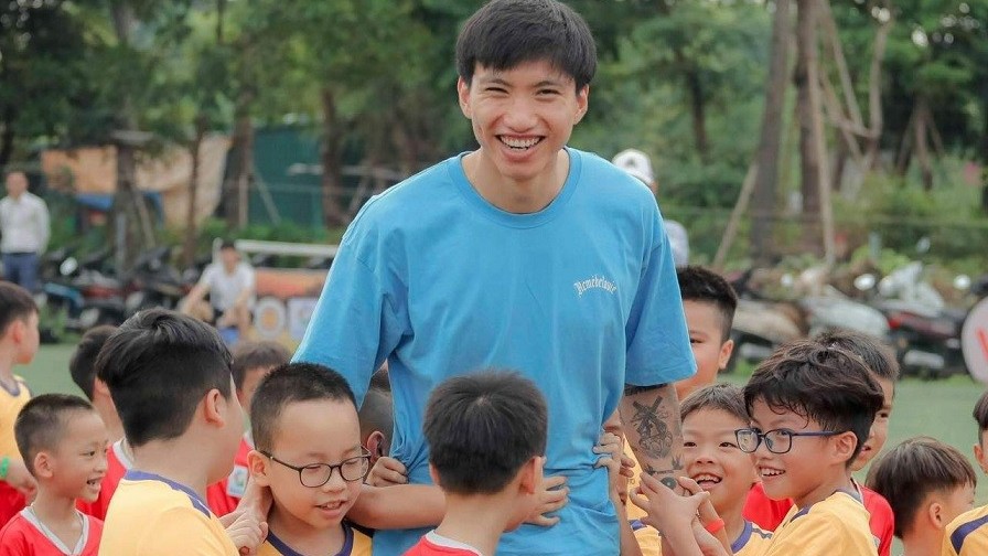 Vòng loại World Cup 2026: Báo Indonesia thông tin Văn Hậu chấn thương, không thi đấu cùng đội tuyển Việt Nam