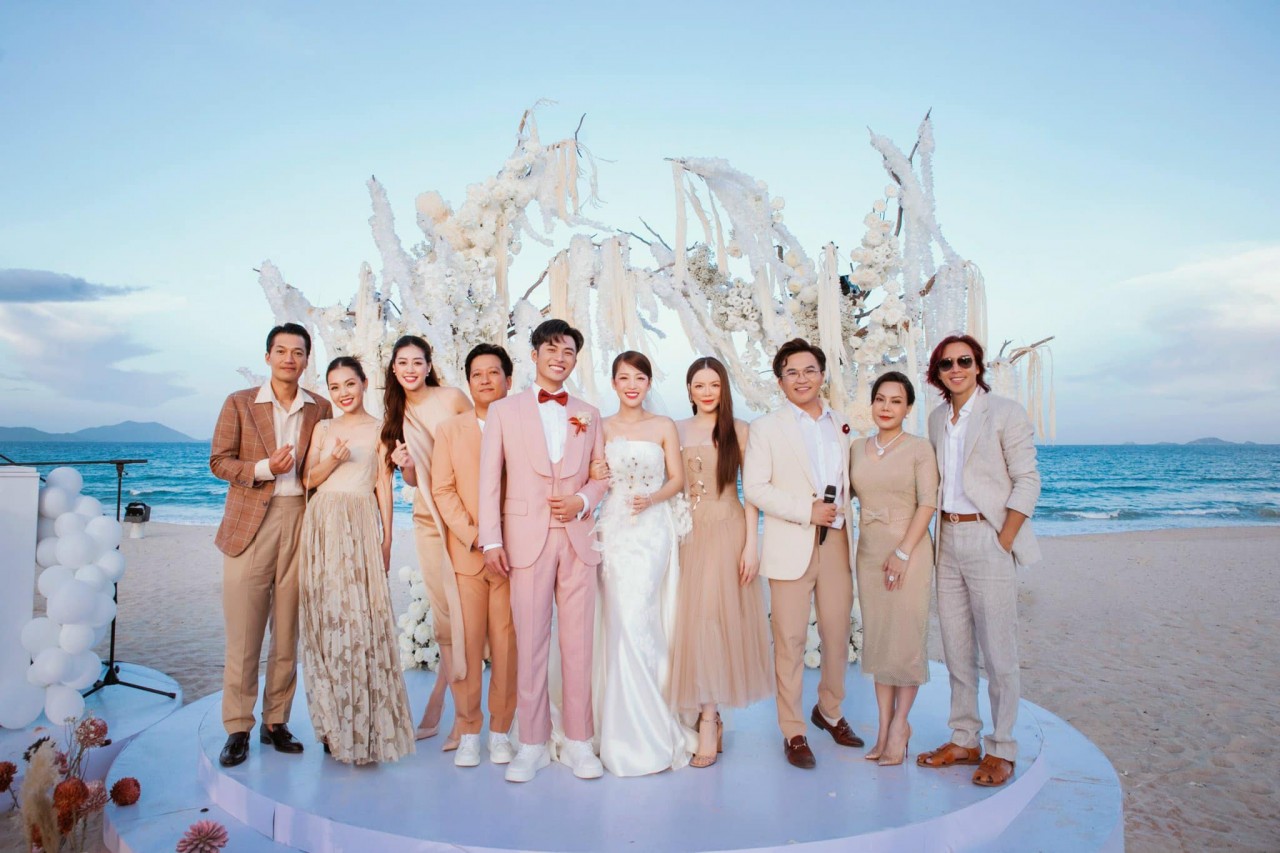 Dàn diễn viên, người mẫu 'đổ bộ' đám cưới Puka