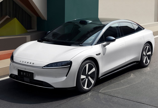 Luxeed S7 là mẫu xe điện đầu tiên được trang bị hệ điều hành Hongmeng HarmonyOS 4.