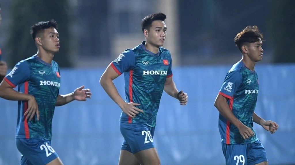 Hình ảnh cầu thủ đội tuyển Việt Nam tập huấn trước hai trận đấu vòng loại World Cup 2026