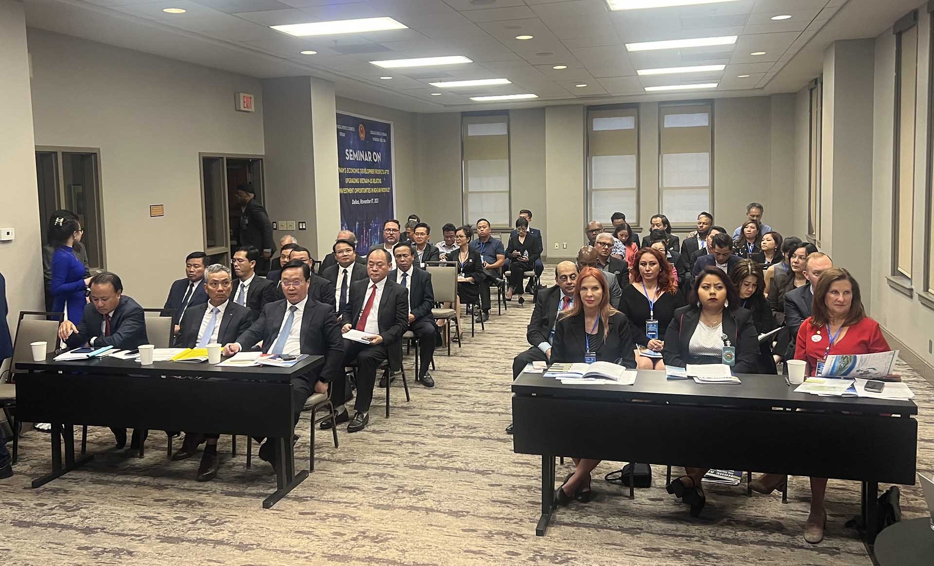 Các đại biểu tham dự Hội thảo. Các đại biểu tham dự Hội thảo.