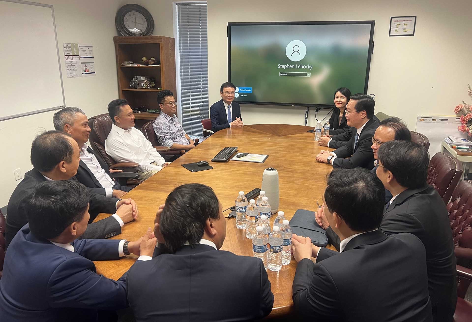 Đoàn công tác của tỉnh Nghệ An đã đi thăm thực tế, làm việc tại công ty National Circuit Assembly (NCA). Đoàn công tác của tỉnh Nghệ An đã đi thăm thực tế, làm việc tại công ty National Circuit Assembly (NCA).