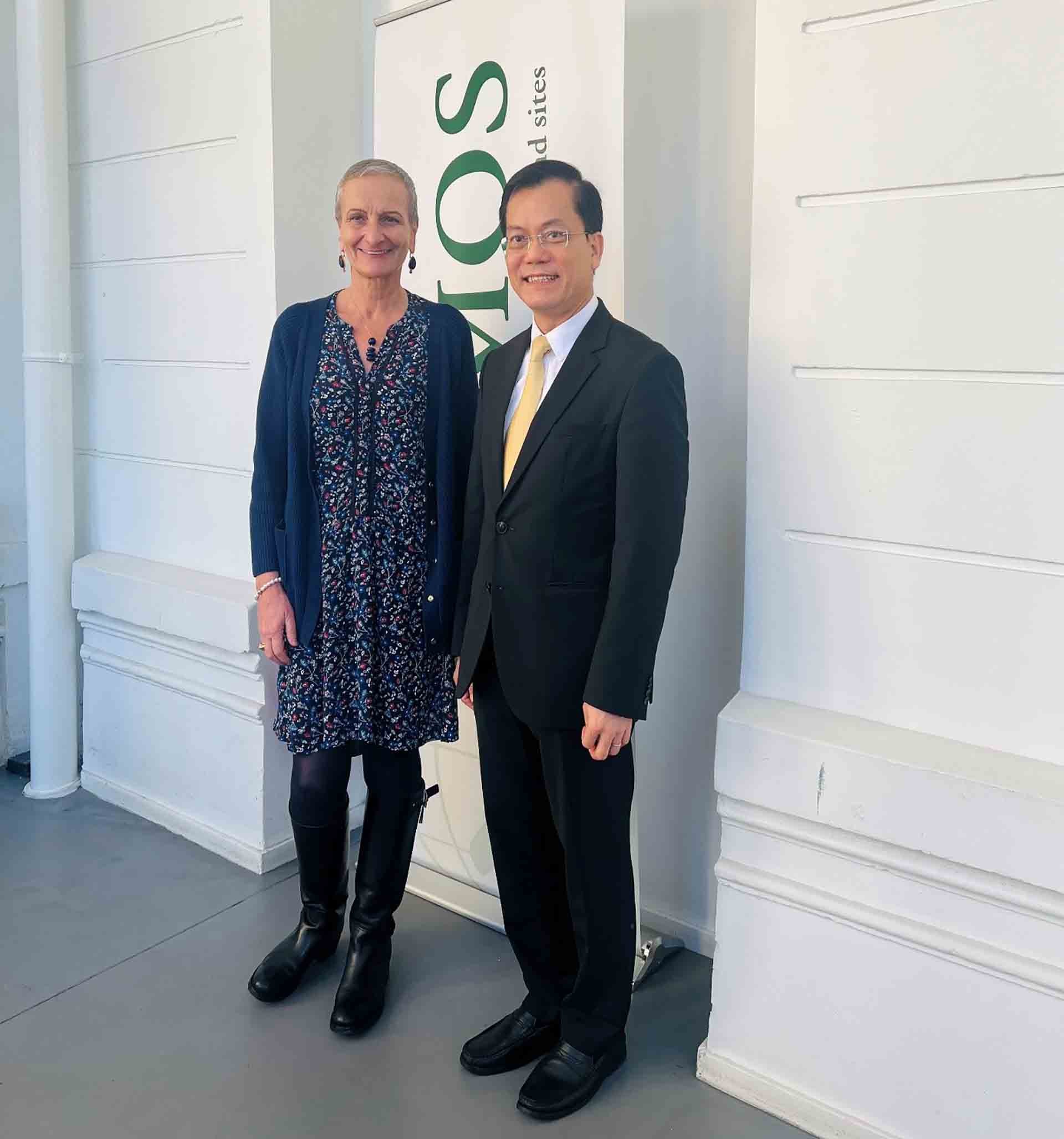 Thứ trưởng Hà Kim Ngọc, Chủ tịch UBQG UNESCO Việt Nam gặp, làm việc với Tổng giám đốc ICOMOS Marie Laurie Lavenir (Nguồn: Đoàn công tác). 