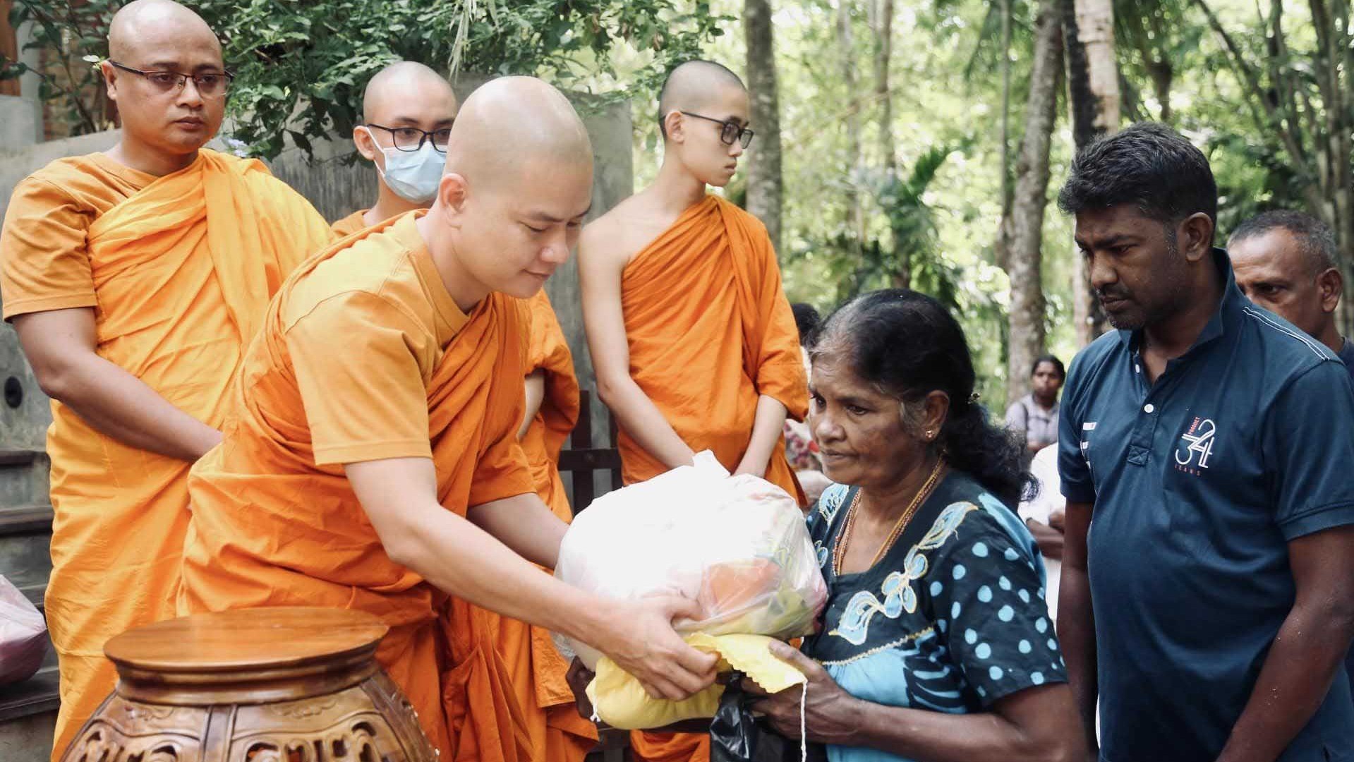 Ngôi chùa ấm tình Việt