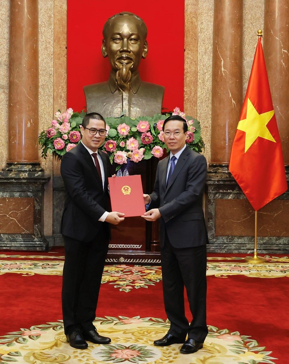 Chủ tịch nước trao quyết định bổ nhiệm Đại sứ Việt Nam tại Philippines nhiệm kỳ 2023-2026 Chủ tịch nước trao quyết định bổ nhiệm Đại sứ Việt Nam tại Philippines nhiệm kỳ 2023-2026