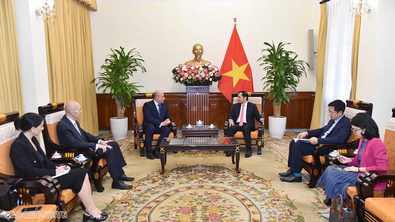 Bộ trưởng Ngoại giao Bùi Thanh Sơn tiếp Thứ trưởng Ngoại giao Grudia Alexander Khvtisiashvili