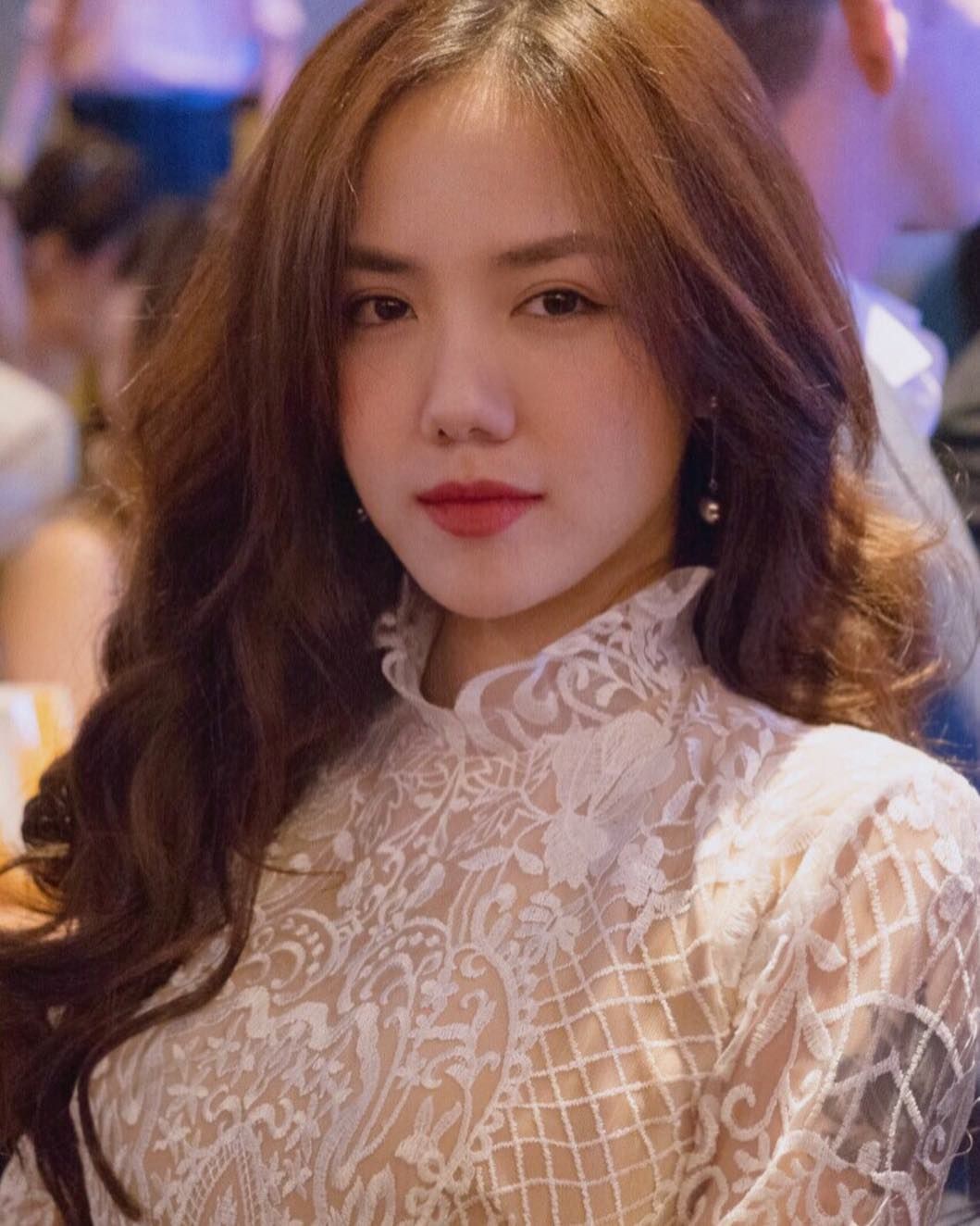 Nhan sắc 'vạn người mê' của ca sĩ Phương Ly