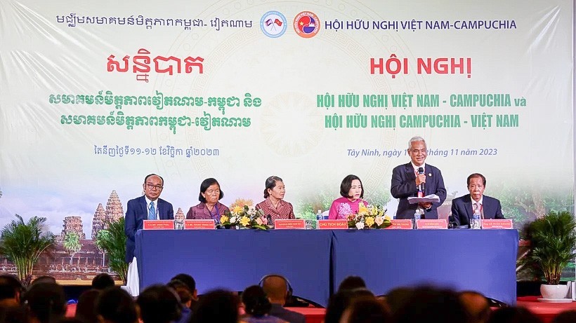 Vun đắp tình đoàn kết hữu nghị Việt Nam-Campuchia