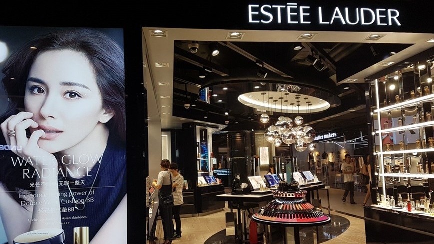 Kinh tế suy yếu, người tiêu dùng Trung Quốc thờ ơ với đồ xa xỉ