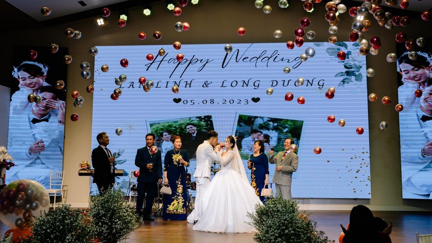 Đến Sao Mai Center, dệt nên 'bản tình ca mùa cưới'