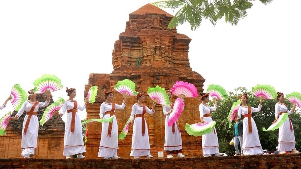 Tự do tín ngưỡng, tôn giáo vùng dân tộc thiểu số: Nhất quán trong quan điểm và hành động