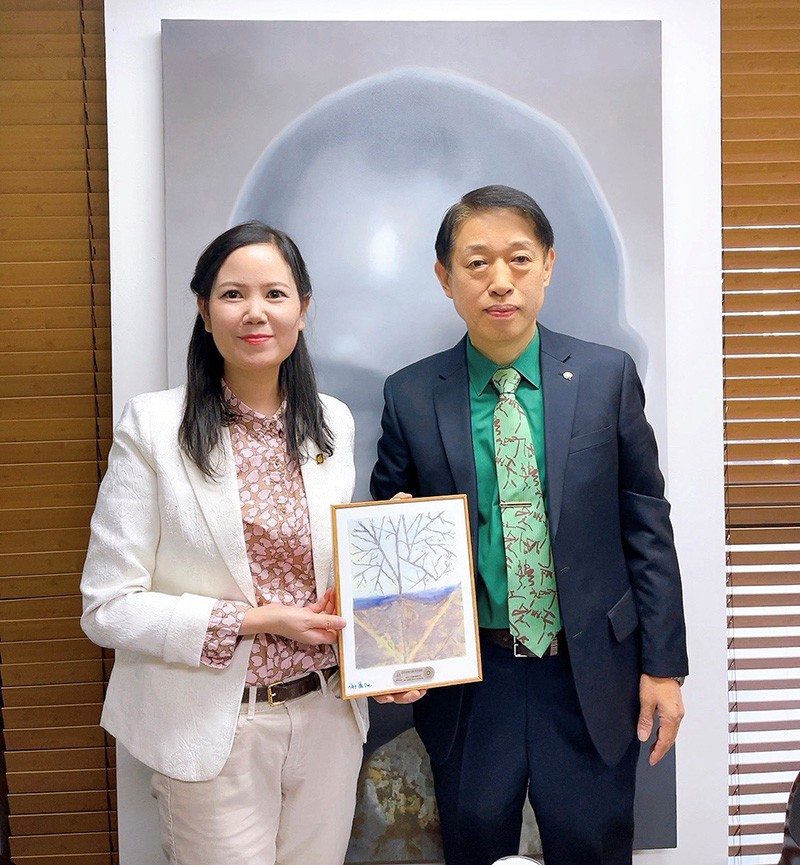 Nữ họa sỹ Việt gặp gỡ giao lưu văn hoá nghệ thuật ở xứ kim chi